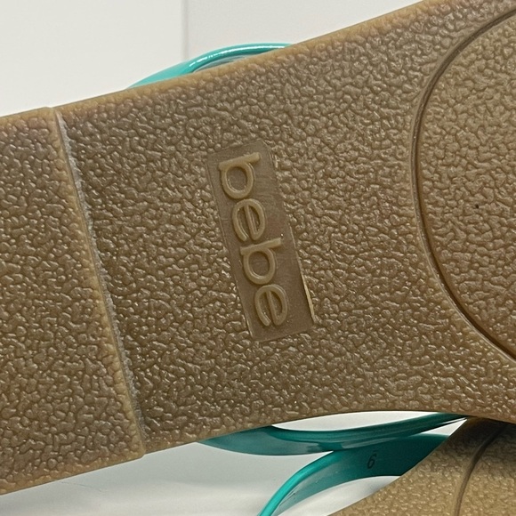 BEBE Women ILISTRA Thong Sandal FLIP FLOPS pool beach shoes Flats 9 Teal Gold - Picture 11 of 11